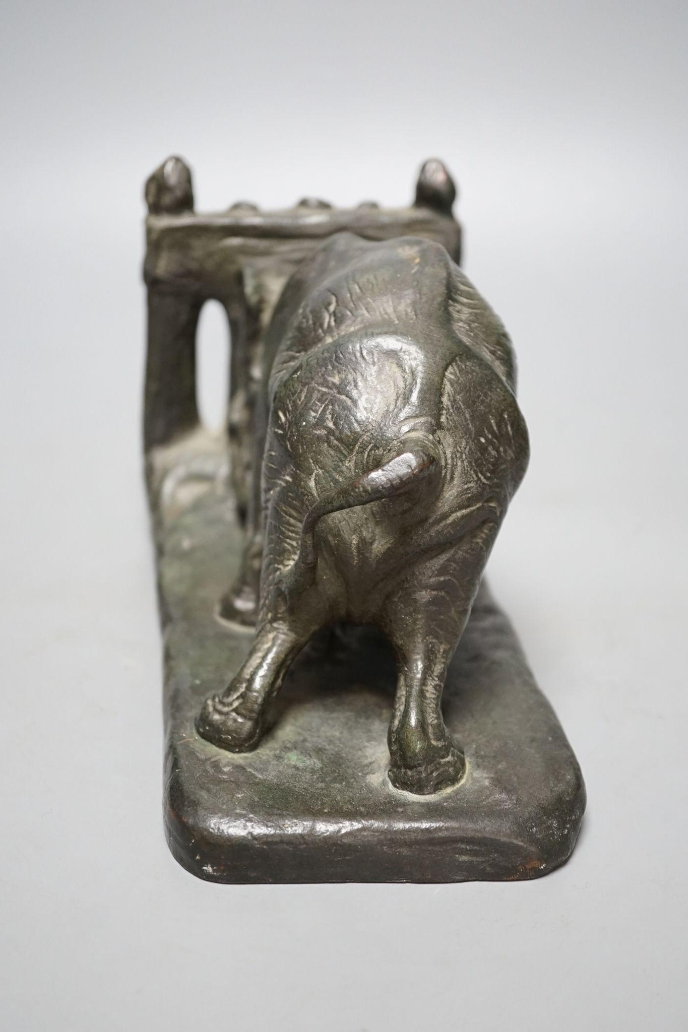 Charles R Knight, a bronze single bookend modelled as an elephant, 21cm